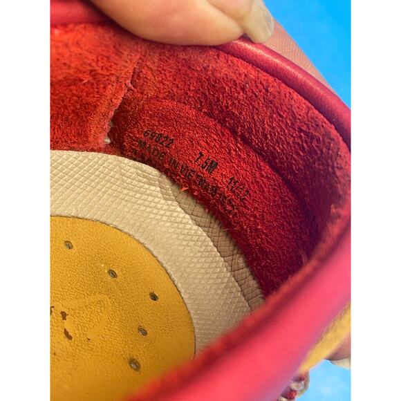 Clarks cherry Red Leather Moccasin Flat Driving Shoe Sz 7.5 Tie Front Comfort - Picture 11 of 11